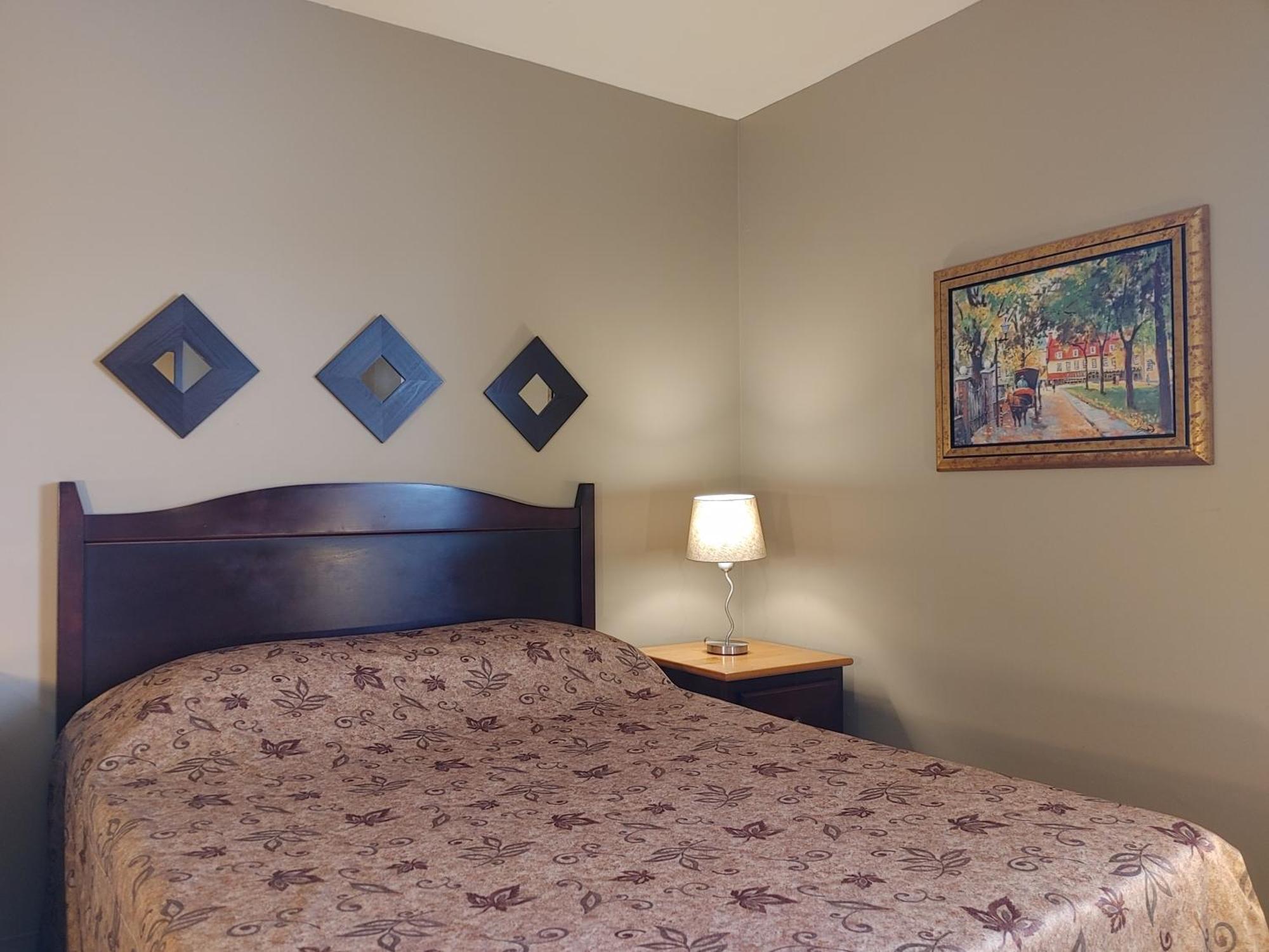 Hotel Le Must Saint-Marc-des-Carrières Room photo